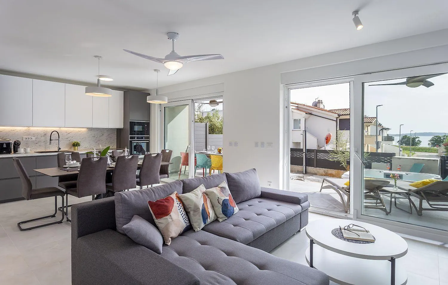Hundefreundliches Apartment 100 Meter Zum Sandstrand Mit Jacuzzi, Meerblick Medulin