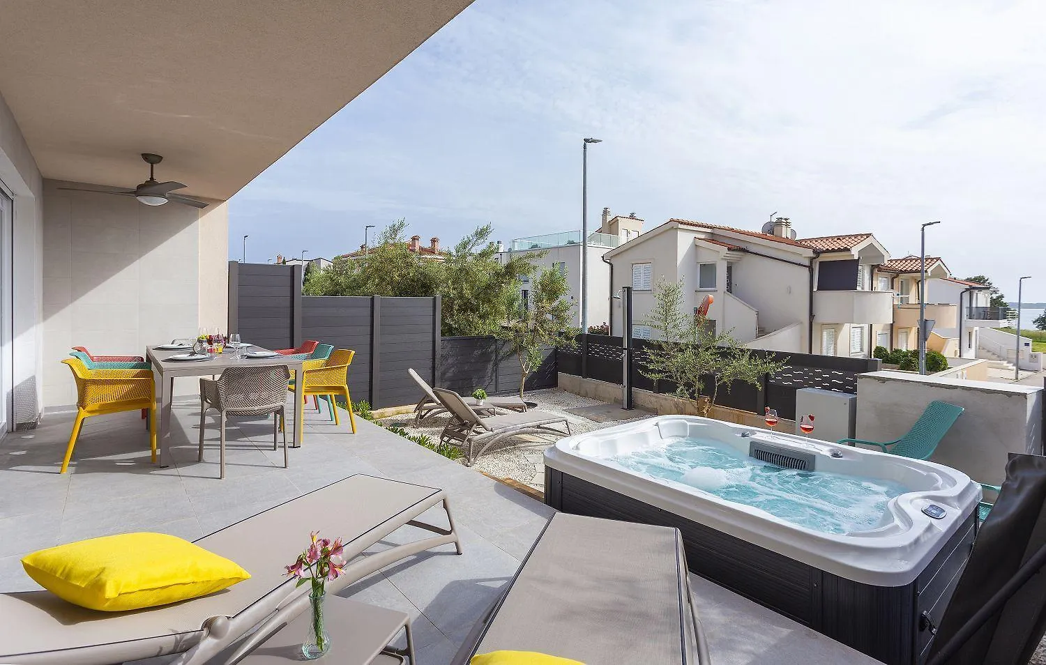Hundefreundliches Apartment 100 Meter Zum Sandstrand Mit Jacuzzi, Meerblick Medulin