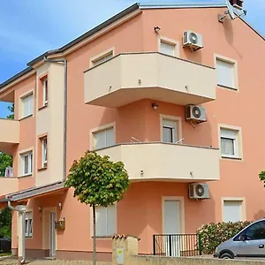  Apartman Bright & Cozy
